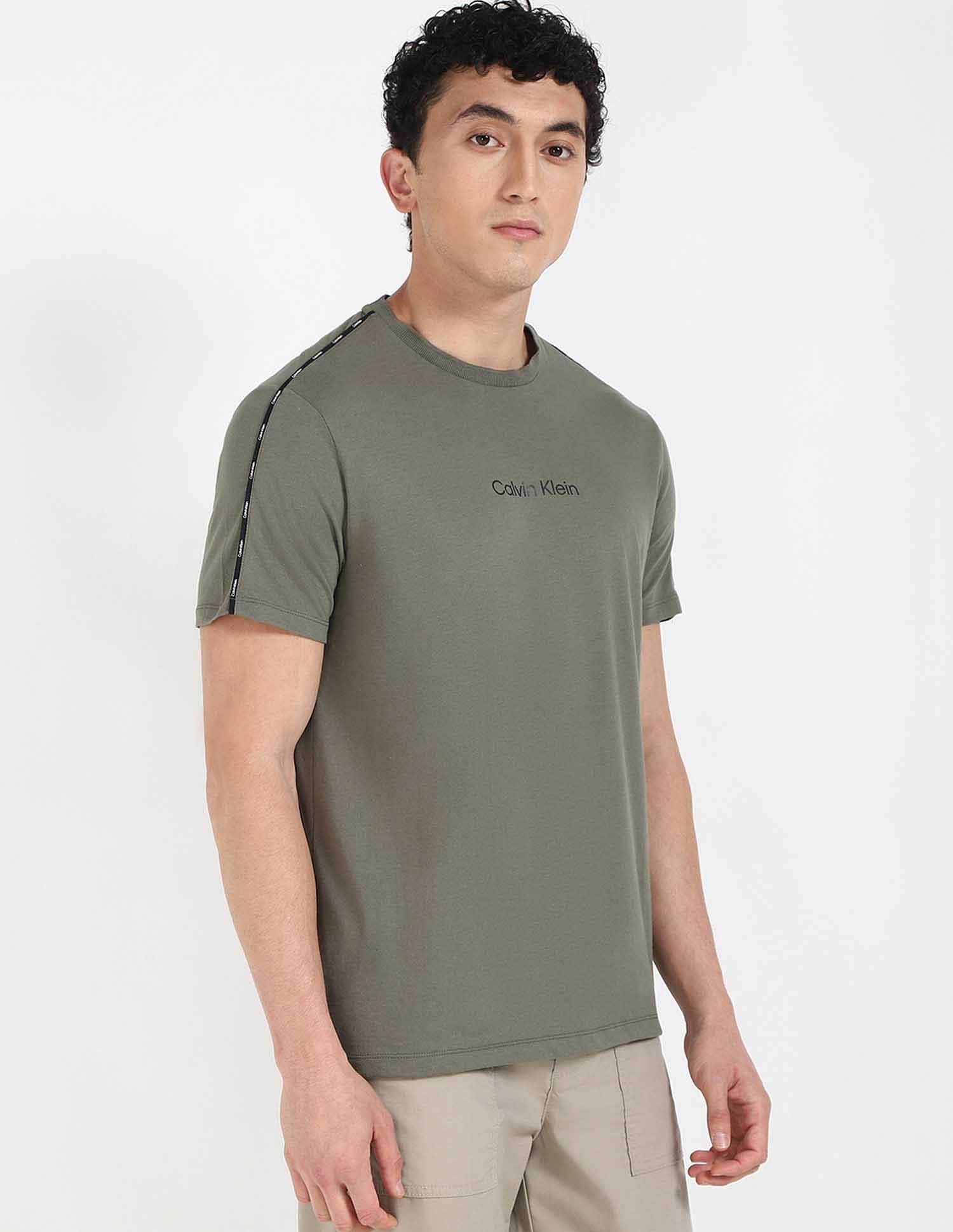 Green Solid T-shirt for Fresh Look
