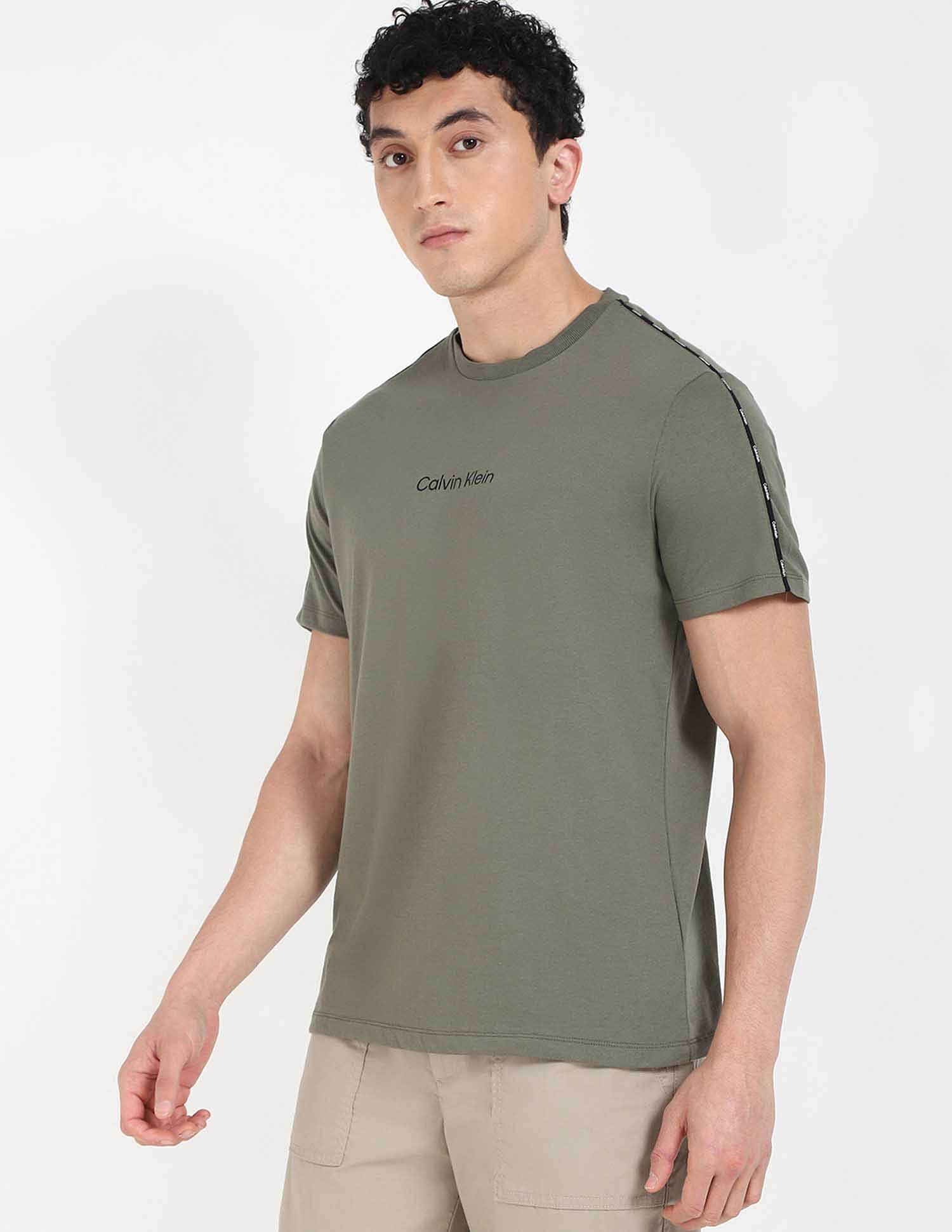 Green Solid T-shirt for Fresh Look