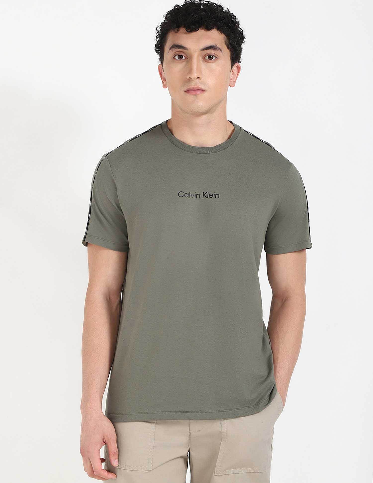 Green Solid T-shirt for Fresh Look